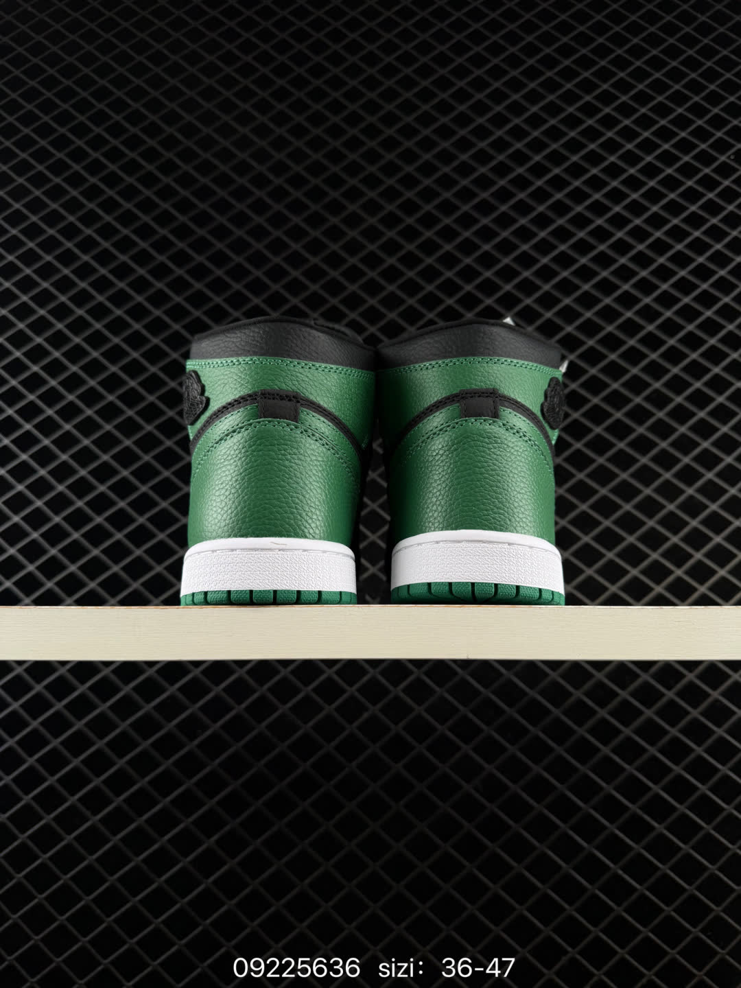 Air Jordan 1 Retro High OG Pine Green-555088-302